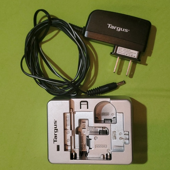 2/$8 📷 Targus Tg-unv100 camera battery charger - Picture 2 of 5